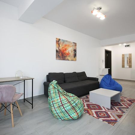 Vitan Central Oasis ---Free Secured Private Parking---Self Check-In-- Bucarest Esterno foto