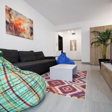 Vitan Central Oasis ---Free Secured Private Parking---Self Check-In-- Bucarest Esterno foto