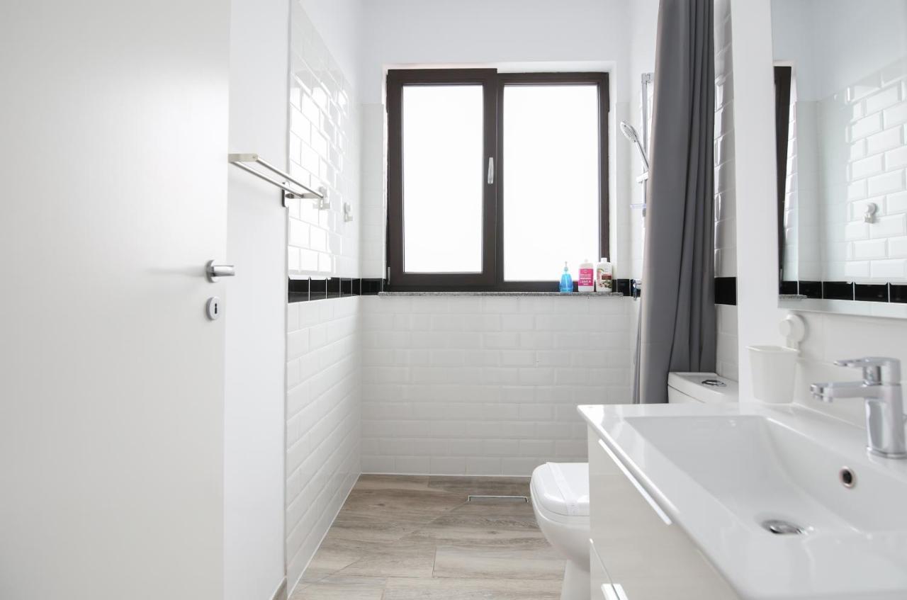 Vitan Central Oasis ---Free Secured Private Parking---Self Check-In-- Bucarest Esterno foto