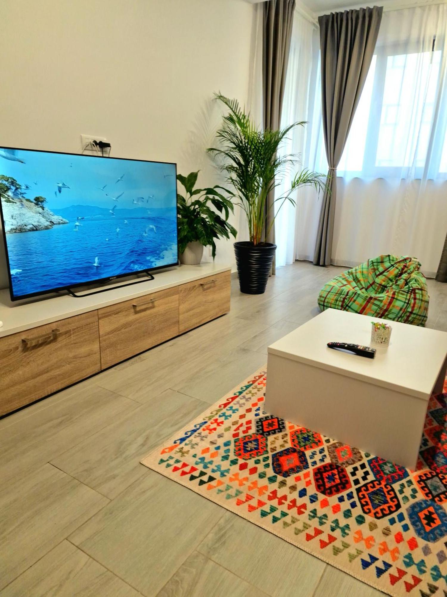 Vitan Central Oasis ---Free Secured Private Parking---Self Check-In-- Bucarest Esterno foto
